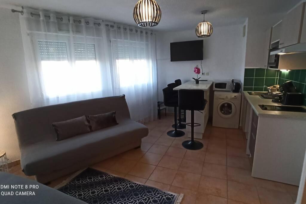 Appartement Face A La Gare Аннмасс Екстер'єр фото