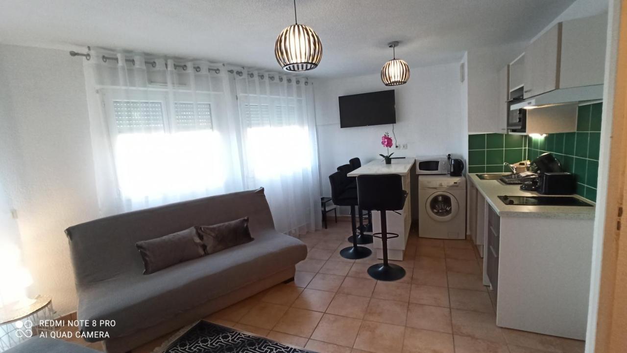Appartement Face A La Gare Аннмасс Екстер'єр фото